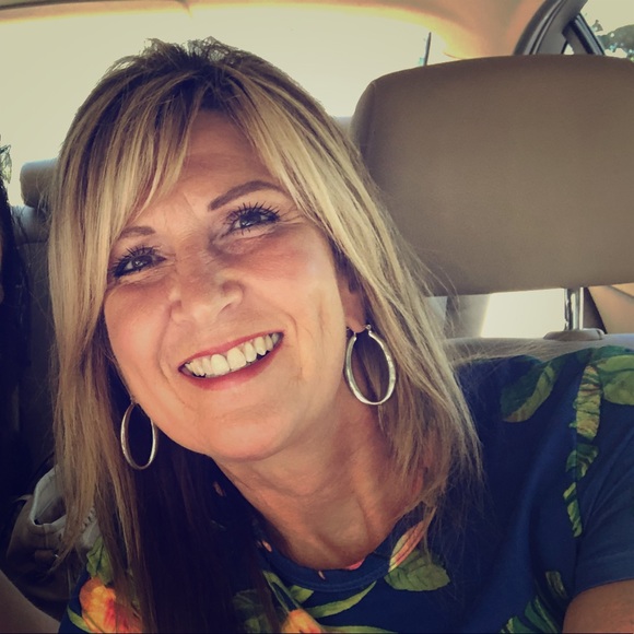 Meet your Posher, Becky - Picture 1 of 1